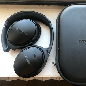 QuietComfort 35 Wireless Headphones - Lightly Used, Great Condition!